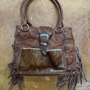 Elegant Brown Leather Shoulder Bag with Fringe